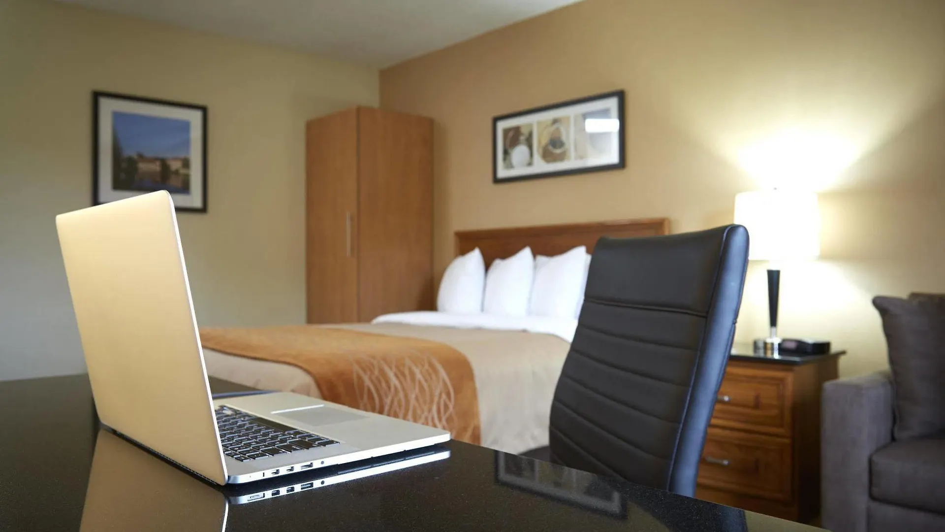 ***  Comfort Inn Airport East Quebec City Canada